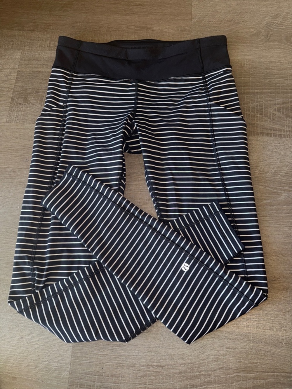 Lululemon Runday Crop Leggings - Parallel Stripe Black/White - Size 8
